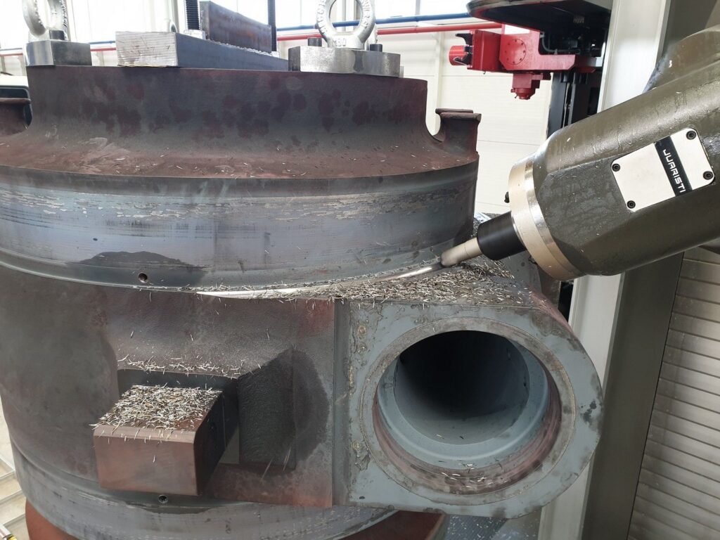 The machining was carried out utilizing the capability of our rotating table to act as a turning lathe spindle and the 2-axis CNC milling head for milling instead of conventional turning lathe cutting tool