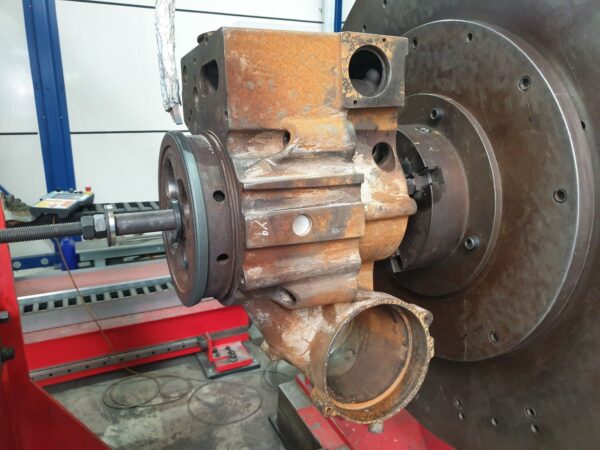 Marine diesel engine services by TK Pitsirikos. Auxiliary engine cylinder head cladding