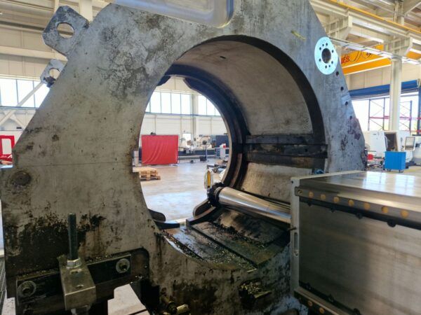 TK Pitsirikos. machining-and-modification-of-main-hydraulic-press-body